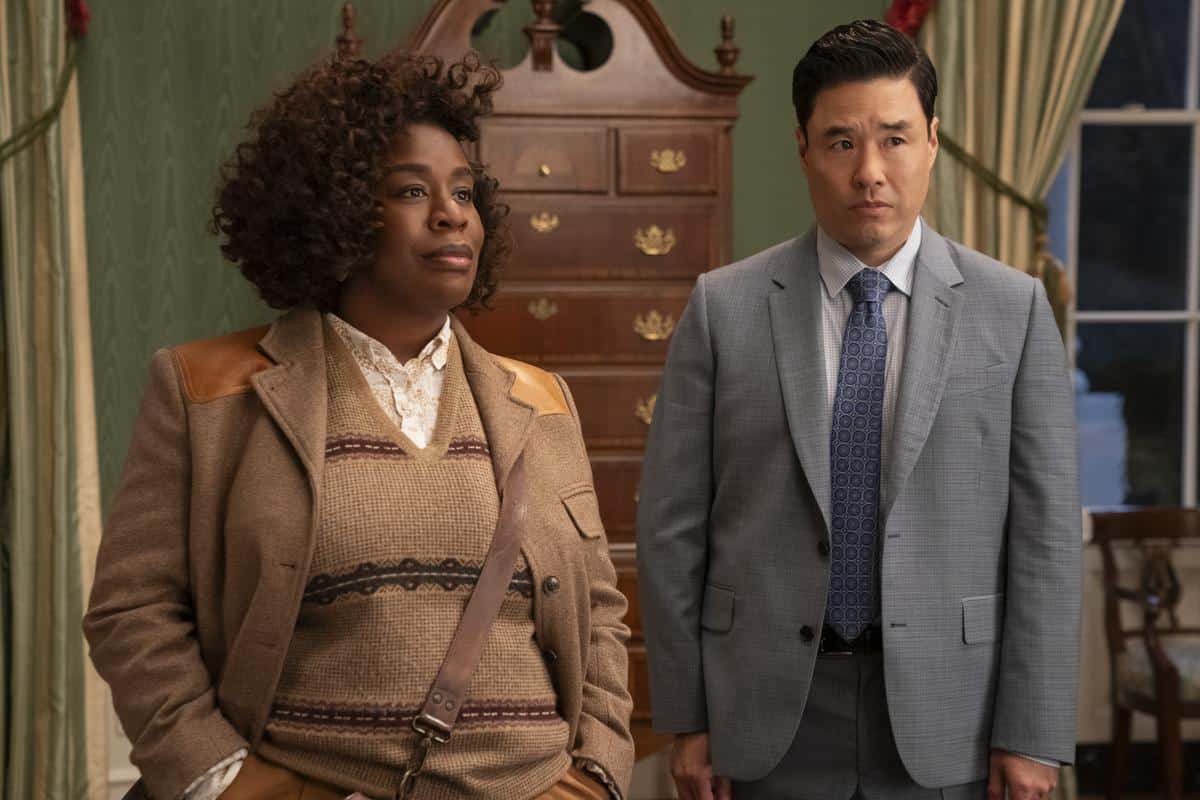Uzo-Aduba-Randall-Park-The-Residence-Netflix-2