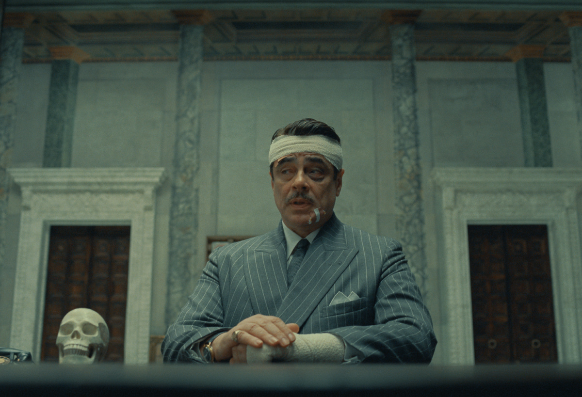 Benicio-Del-Toro-Zsa-Zsa-Korda-The-Phoenician-Scheme-1