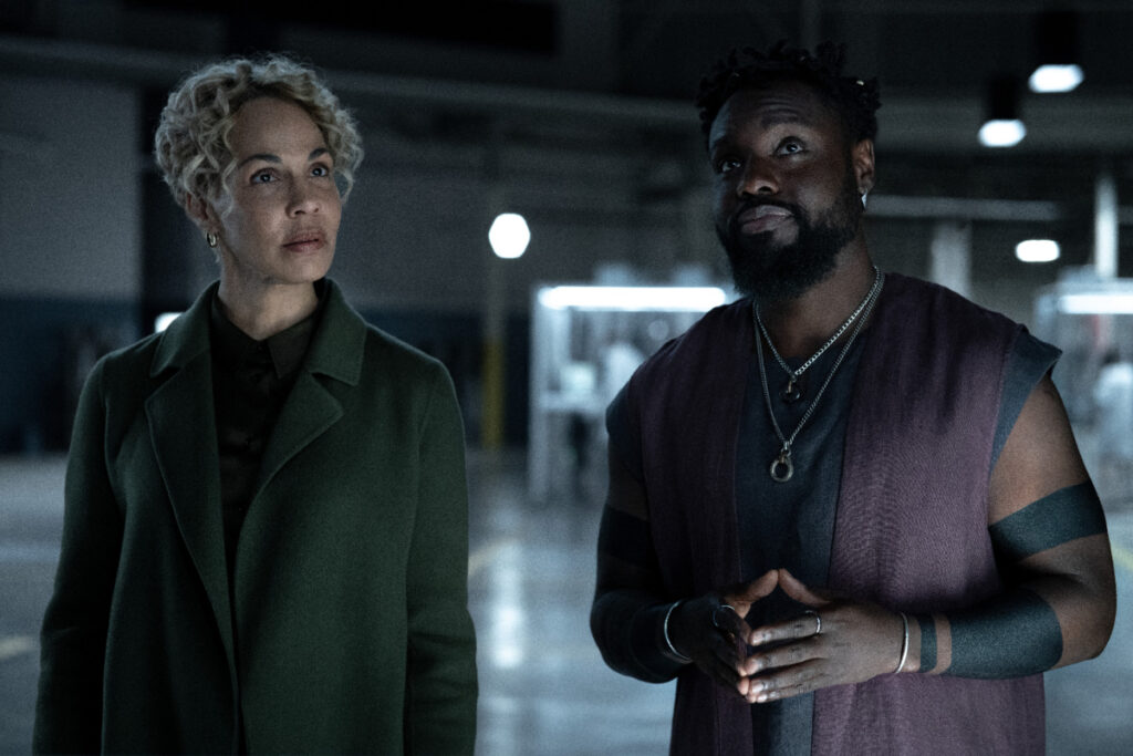Amanda Brugel and Dayo Okeniyi in “Dark Matter” Season 2 on Apple TV.